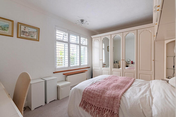 2 Bedroom Bungalow For Sale In Marshalls Way, Wheathampstead, St. Albans, Hertfordshire, AL4