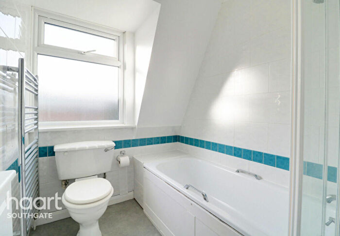 1 Bedroom Apartment For Sale In Warwick Road, Barnet, EN5