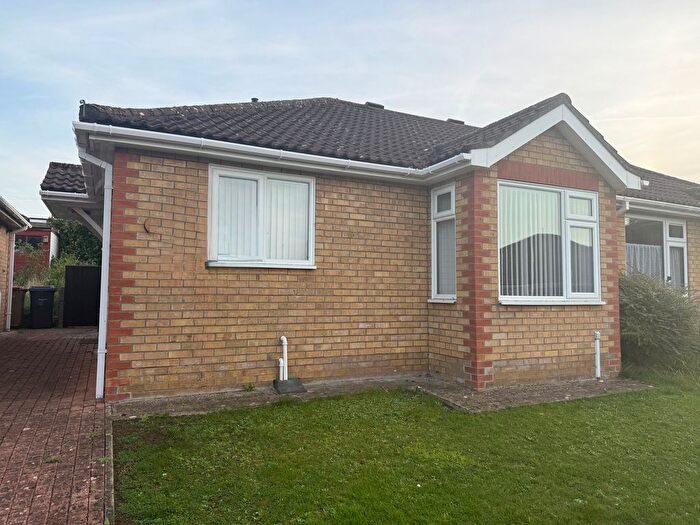 2 Bedroom Semi-detached Bungalow For Sale In The Orchard, Lincoln, LN4