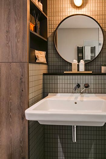 3 Bedroom Flat To Rent In Tillerman's Court, Grenan Square, Greenford, UB6