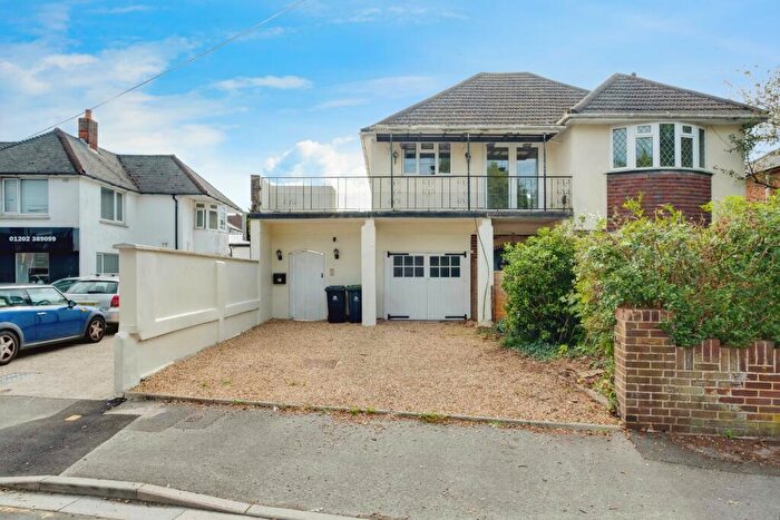 3 Bedroom Maisonette To Rent In Beaulieu Road, BH23