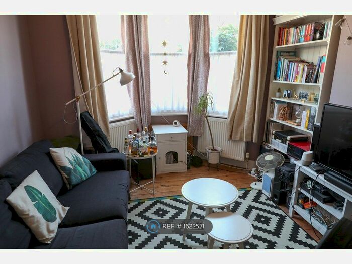 2 Bedroom Flat To Rent In Beresford Rd, London, N8