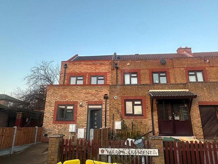 4 Bedroom Terraced House To Rent In Yarrow Crescent, London, E6