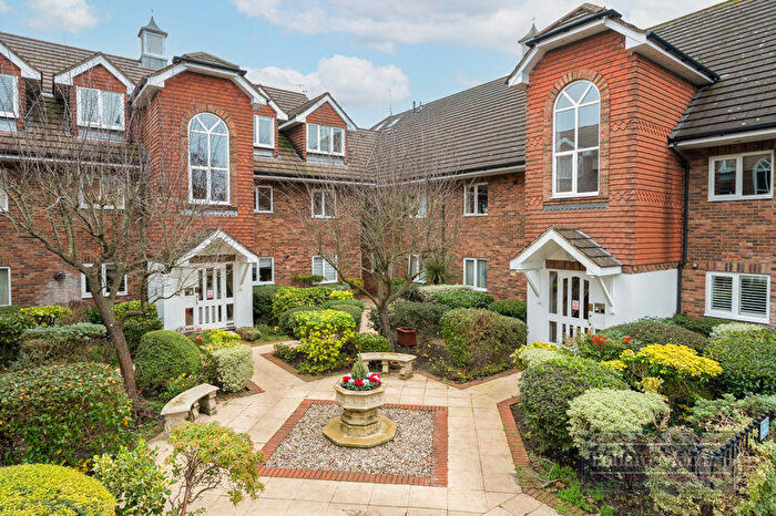 2 Bedroom Flat For Sale In Addington Road, Sanderstead, CR2