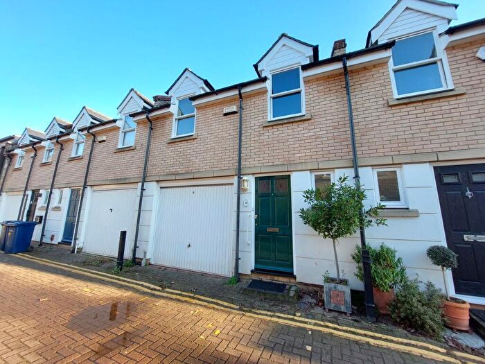 3 Bedroom Terraced House To Rent In Cambridge Place, Cambridge, CB2