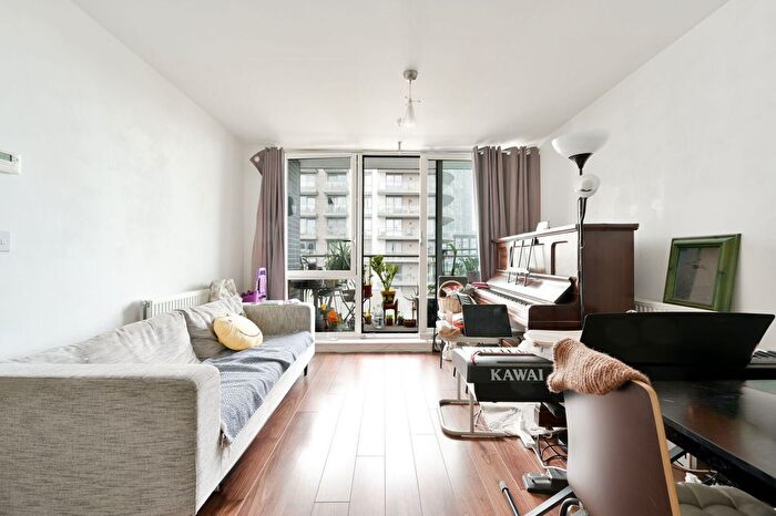 1 Bedroom Flat To Rent In Great West Quarter, Brentford, TW8