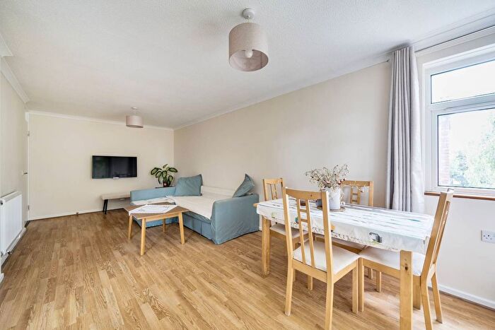 1 Bedroom Flat For Sale In Hanger View Way, West Acton, London, W3