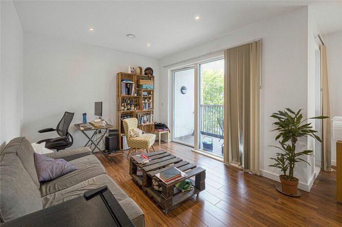 2 Bedroom Flat To Rent In Atkins Square, Dalston Lane, London, E8