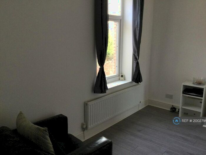 Studio To Rent In Park Road, Lytham St. Annes, FY8