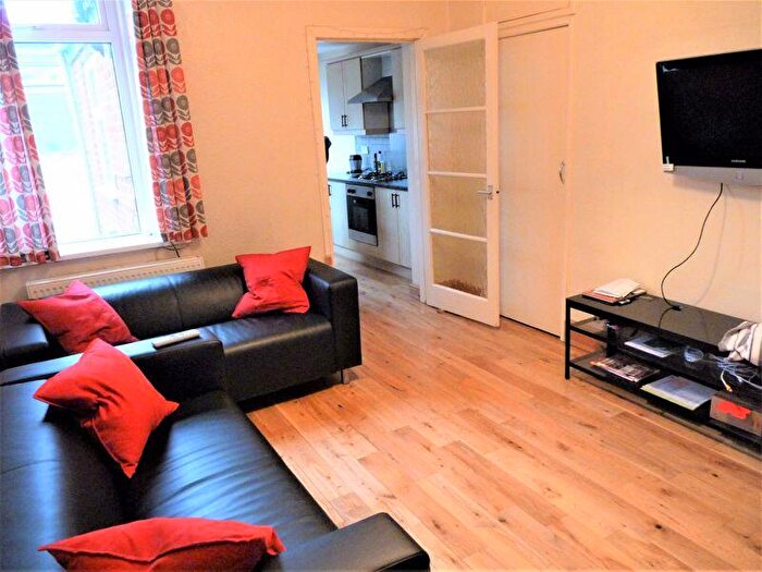 3 Bedroom Flat To Rent In Three Bed Student Property, Grantham Road, Sandyford, NE2