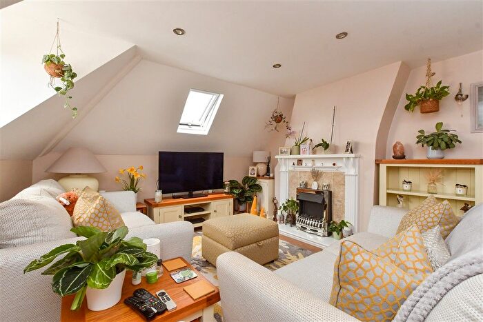 2 Bedroom Flat For Sale In High Street, Hythe, Kent, CT21