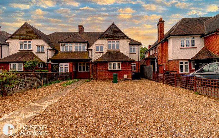 4 Bedroom Semi-Detached House To Rent In The Ridgeway, Golders Green, NW11