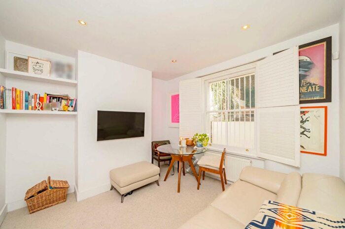 1 Bedroom Flat For Sale In Munster Road, London, SW6