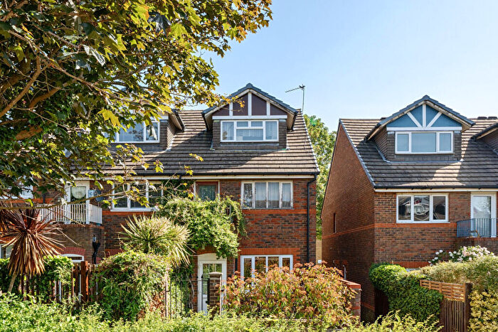 1 Bedroom Property For Sale In Sycamore Grove, Anerley, London, SE20