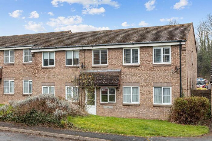1 Bedroom Flat For Sale In Gordon Close, Haywards Heath, RH16