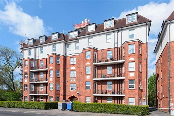 2 Bedroom Flat For Sale In Brentview House, North Circular Road, Golders Green, NW11