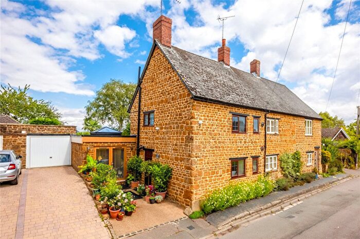 3 Bedroom Semi-Detached House For Sale In Creampot Lane, Cropredy, Banbury, Oxfordshire, OX17