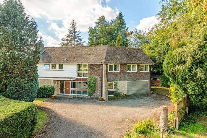 4 Bedroom Detached House For Sale In Lilley Drive, Kingswood, KT20