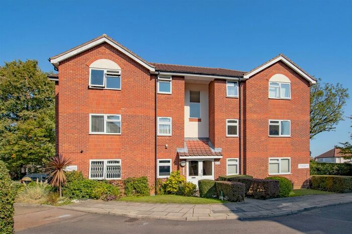 1 Bedroom Flat To Rent In Catherine Court, Chase Road N14