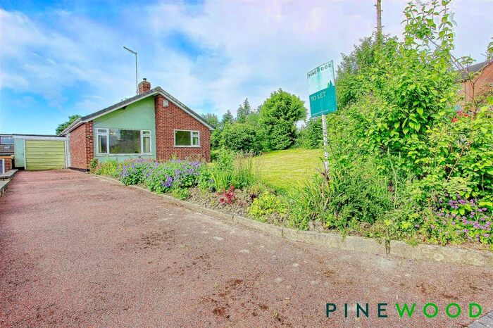 2 Bedroom Detached Bungalow To Rent In Elliott Drive, Inkersall, Chesterfield, Derbyshire, S43