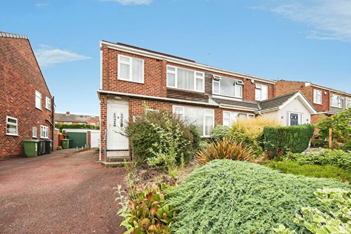 3 Bedroom Semi-Detached House For Sale In John O'gaunt Road, Kenilworth, CV8