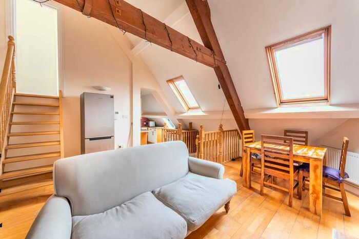 3 Bedroom Maisonette Flat To Rent In Anson Road, Willesden Green, NW2