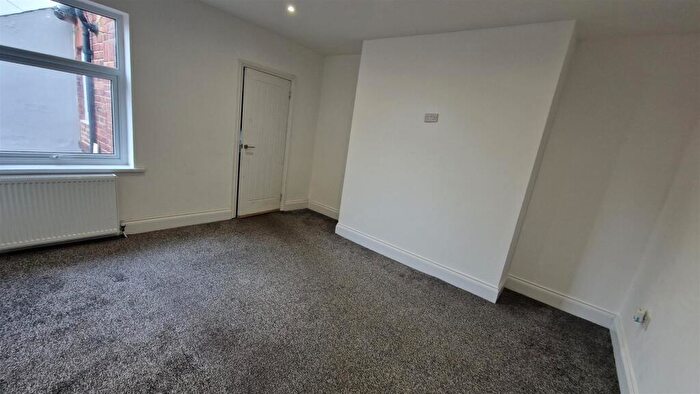 3 Bedroom Flat To Rent In Walpole Street, Newcastle Upon Tyne, NE6