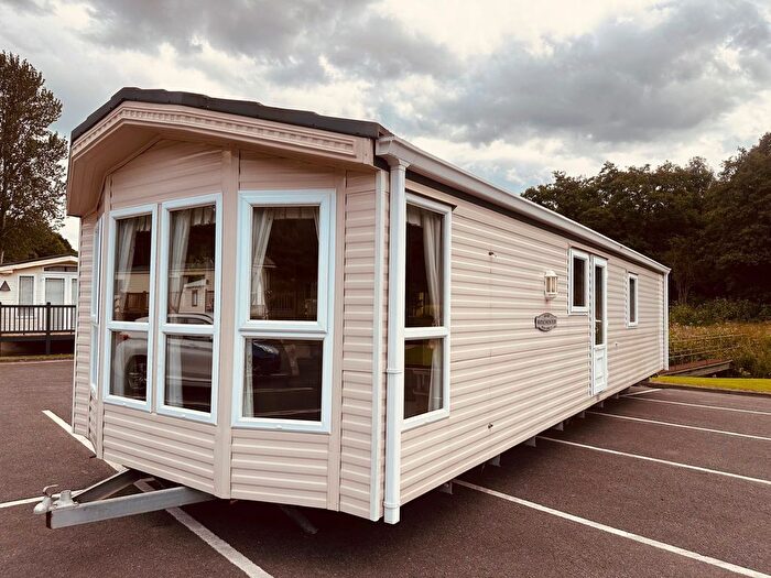 2 Bedroom Mobile/park Home For Sale In Tocketts, Guisborough, TS14
