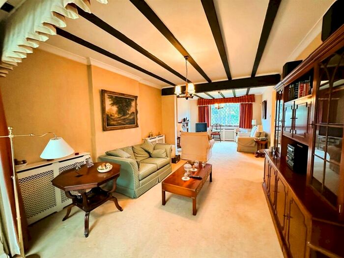 3 Bedroom Detached House For Sale In Woodland Way, Petts Wood East, Kent, BR5