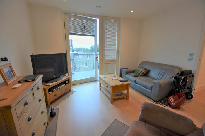 1 Bedroom Flat To Rent In Yardley Court, West Drayton, UB7