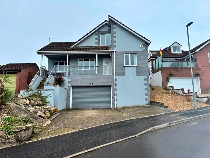 4 Bedroom Detached House To Rent In Nightingale Drive, Weymouth, DT3