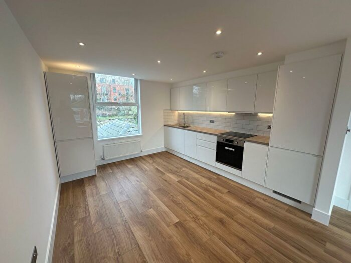 2 Bedroom Flat To Rent In Palmerston Crescent, London, N13