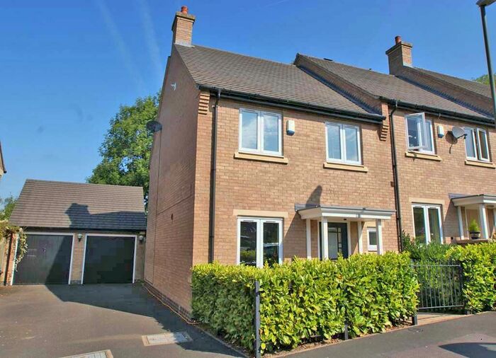 3 Bedroom Semi-Detached House To Rent In Masson Hill View, Matlock, DE4