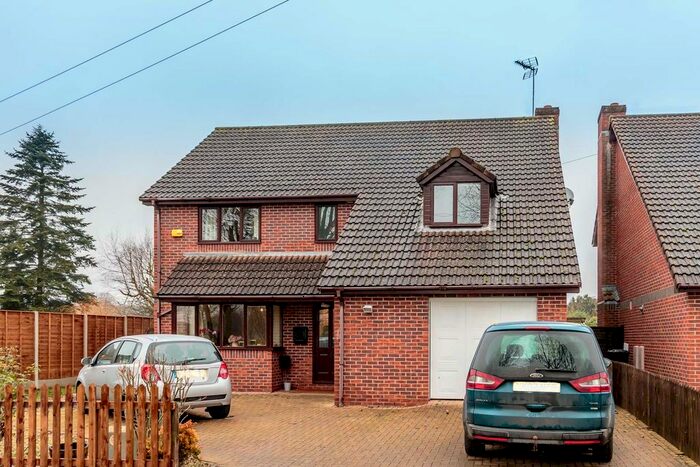 4 Bedroom Detached House To Rent In Lakeside Gardens, Lydney GL15