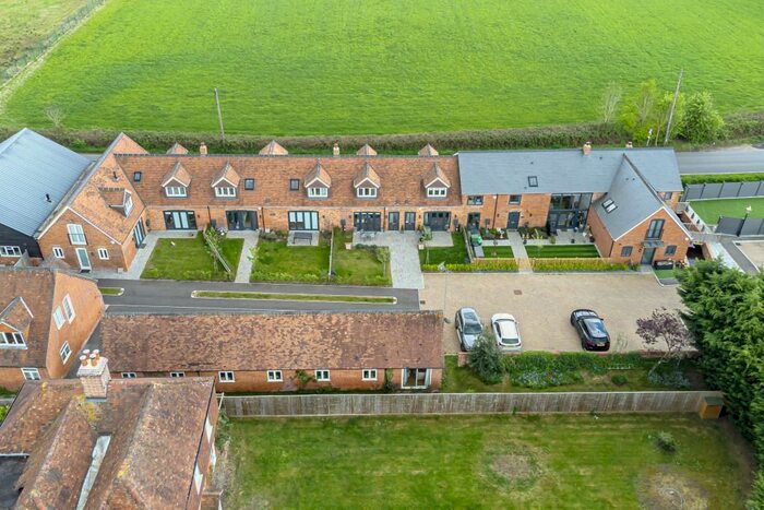 4 Bedroom Barn Conversion For Sale In James Farm, James Lane, Grazeley Green, Reading, RG7