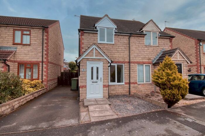 2 Bedroom Semi-Detached House To Rent In Nutwell Court, Scunthorpe, DN16