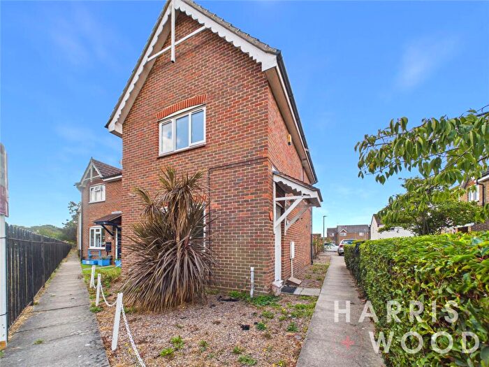 3 Bedroom Link Detached House To Rent In Hallcroft Chase, Highwoods, Colchester, Essex, CO4