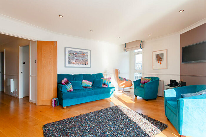 2 Bedroom Flat To Rent In Globe View, High Timber Street, EC4V