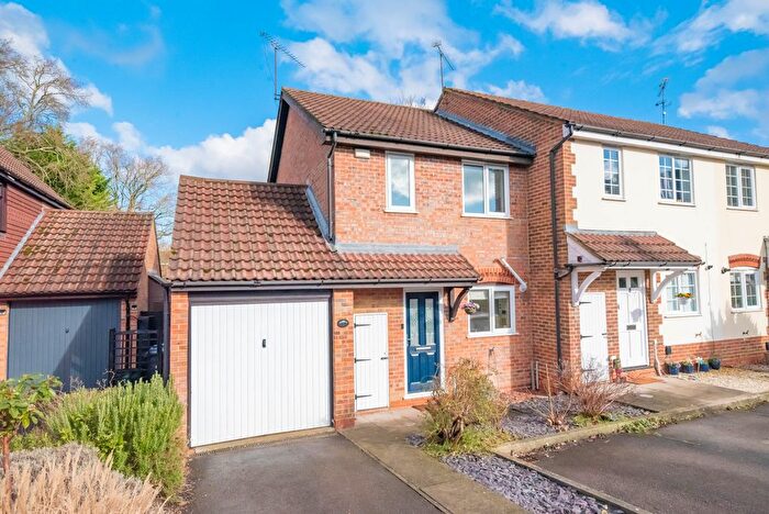 2 Bedroom End Terrace House For Sale In Lower Moor, Yateley, Hampshire, GU46