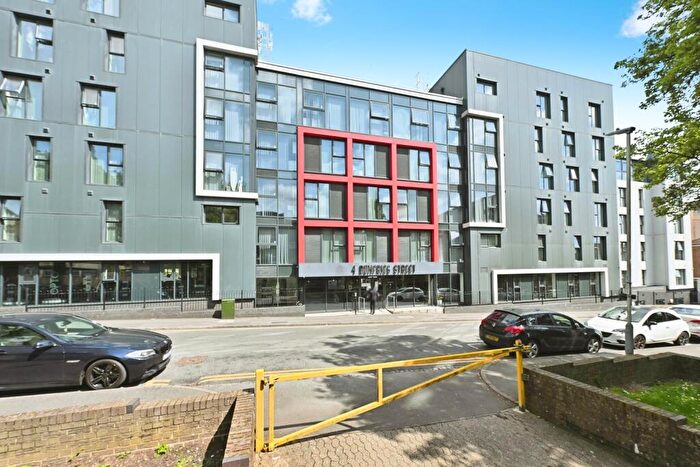 Property For Sale In Dumfries Street, Luton, Bedfordshire, LU1