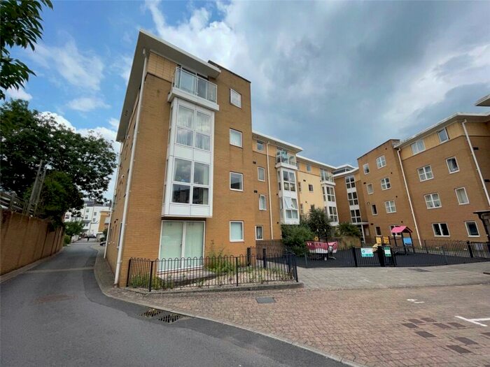2 Bedroom Apartment To Rent In Richmond Court, Exeter, Devon, EX4