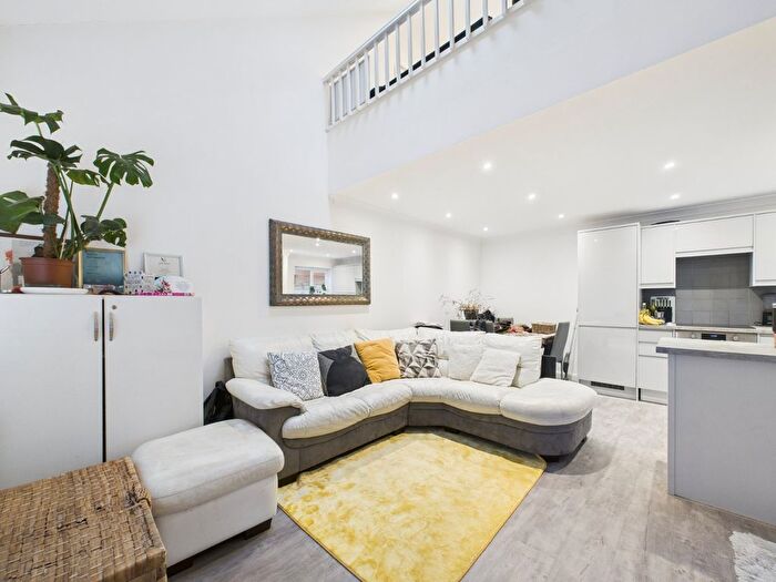 1 Bedroom End Of Terrace House To Rent In Datchet, Slough, Berkshire, SL3