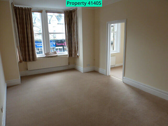 2 Bedroom Flat To Rent In Valley Drive, Harrogate, HG2