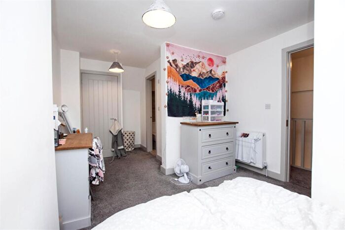 5 Bedroom House To Rent In Raddlebarn Road, Selly Oak, B29