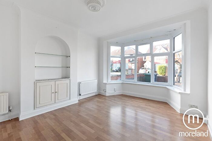 4 Bedroom Semi-Detached House To Rent In Cleveland Gardens, London, NW2