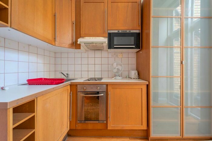 Studio To Rent In Warbeck Road, Shepherd's Bush, London, W12