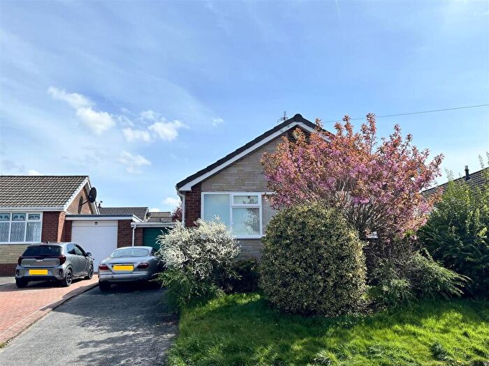 3 Bedroom Detached Bungalow For Sale In Pine Grove, Dukinfield, SK16