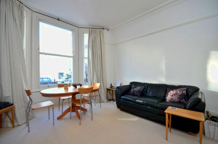 1 Bedroom Flat To Rent In Comeragh Road, Barons Court, London, W14