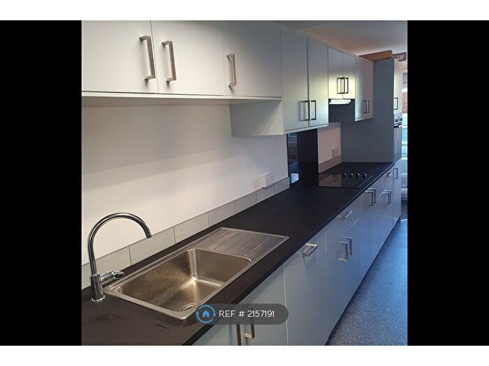 4 Bedroom Maisonette To Rent In Mantle Close, Gosport, PO13