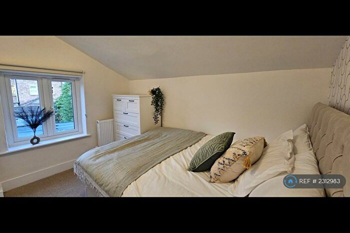 5 Bedroom Terraced House To Rent In Harrowden Road, Bedford, MK42